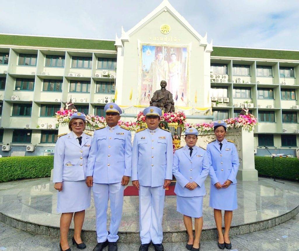 ปส. ร่วมพิธีวางพวงมาลาเนื่องในวันปิยมหาราช ณ พระบรมราชานุสาวรีย์ ร.5 กรมป่าไม้